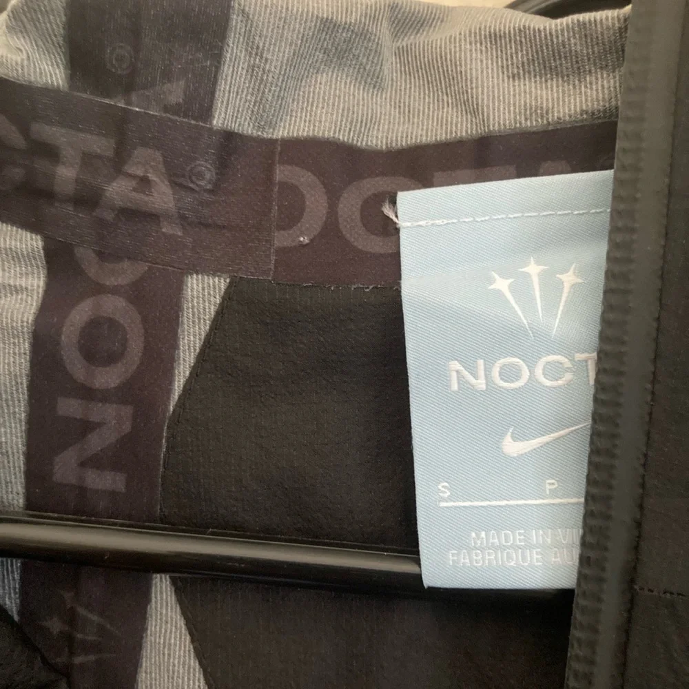 Nike x NOCTA Running Black Jacket Swarovski Swoosh Women's S XS DR2678 010  NWT - Picture 7 of 7